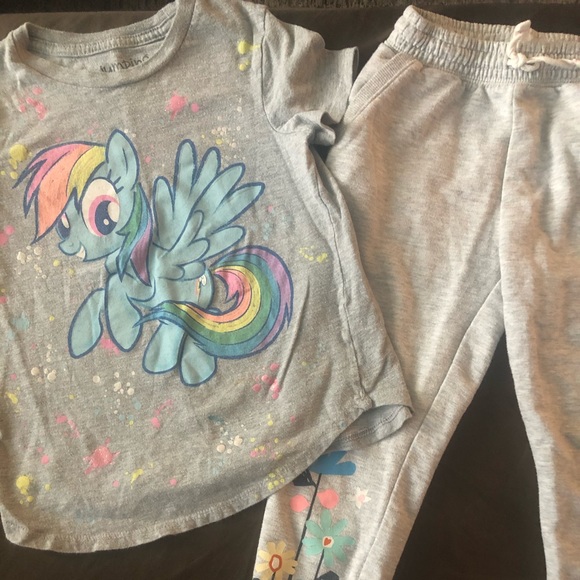 My little pony outfit size 4-5t - Picture 2 of 5